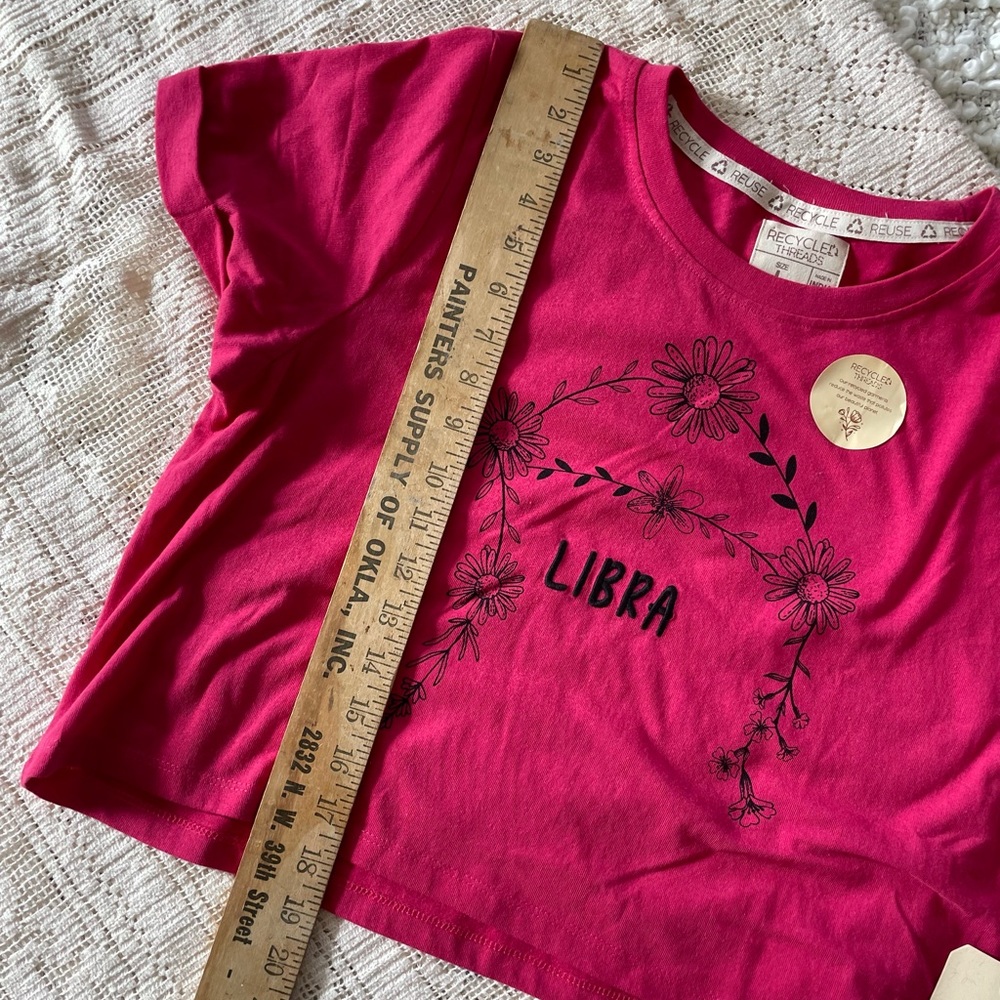 libra tee - Picture 6 of 6